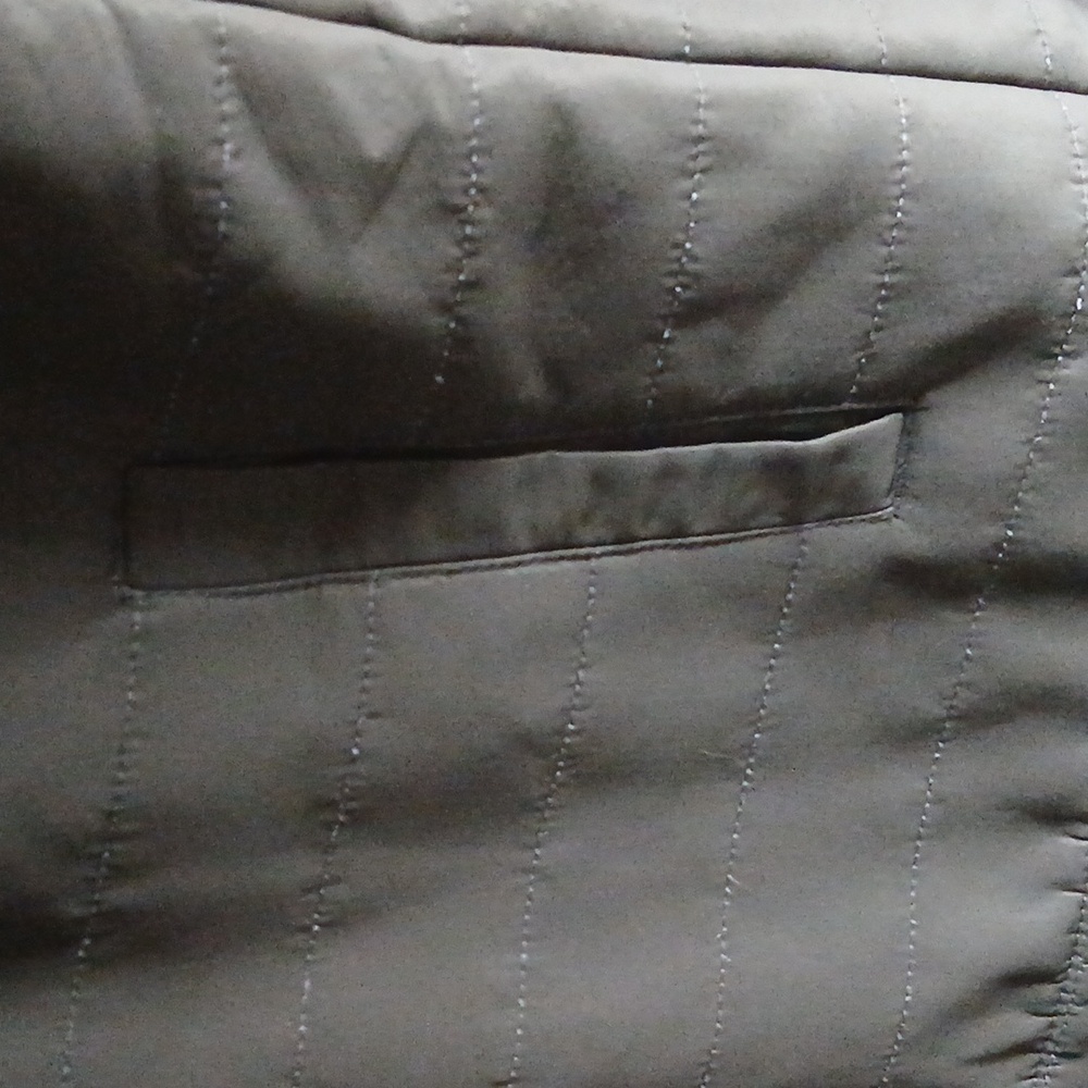 Vest - Picture 3 of 5